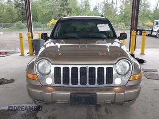 2006 Jeep Liberty Limited с VIN 1J4GL58576W113642, выставлен на аукционе IAAI как лот 42290963 с пробегом 273 565 миль миль и . История ставок и продаж доступна на DreamBid. Изображение 12.