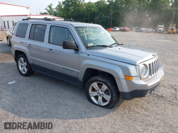 2015 Jeep Patriot Latitude z VIN 1C4NJRFB8FD183911, wystawiony jako IAAI lot #42424090 z przebiegiem 107 730 mil mil oraz . Historia ofert i sprzedaży dostępna na DreamBid. Obrazek 1.