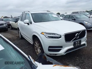 2016 Volvo XC90 T6 Momentum z VIN YV4A22PK0G1013284, wystawiony jako IAAI lot #42747469 z przebiegiem 84 281 mil mil oraz . Historia ofert i sprzedaży dostępna na DreamBid. Obrazek 1.