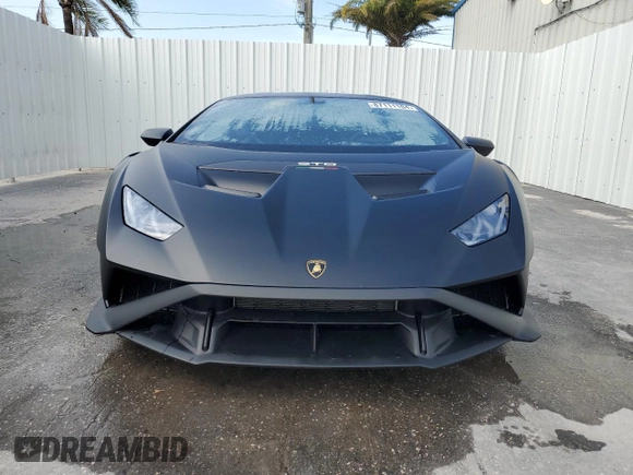 2022 Lamborghini Huracan z VIN ZHWUA6ZX0NLA18998, wystawiony jako Copart lot #87111104 z przebiegiem Nie podano mil oraz Nie do naprawy • Non repairable. Historia ofert i sprzedaży dostępna na DreamBid. Obrazek 5.