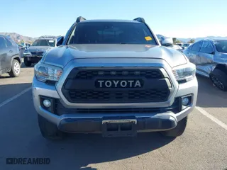 2018 Toyota Tacoma SR with VIN 3TMCZ5AN1JM141605, listed as a IAAI auction lot 41558201 with 91,855 mi miles. Bid and sale history available at carsss.com. Image 6.