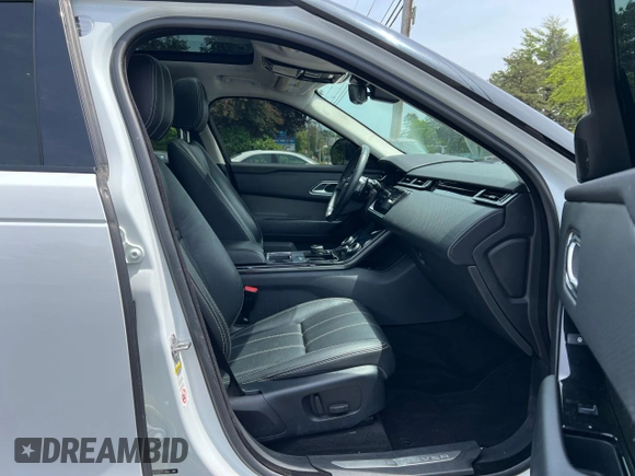 2018 Land Rover Range Rover Velar S z VIN SALYB2RX8JA751277, wystawiony jako Copart lot #58985735 z przebiegiem 122 330 mil mil oraz Czysty tytuł • Clean title. Historia ofert i sprzedaży dostępna na DreamBid. Obrazek 5.