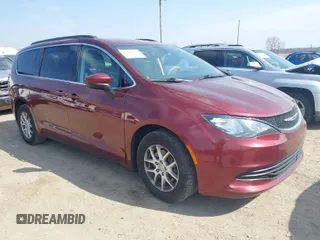 2020 Chrysler Voyager LXI with VIN 2C4RC1DG1LR182281, listed as a IAAI auction lot 41723573 with 130,790 mi miles. Bid and sale history available at carsss.com. Image 1.