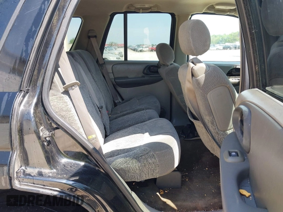 2003 Chevrolet TrailBlazer LS with VIN 1GNDS13S632132324, listed as a IAAI auction lot 42118277 with 213,705 mi miles and . Bid and sale history available at DreamBid. Image 8.