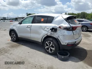 2020 Kia Sportage LX z VIN KNDPMCAC9L7675077, wystawiony jako Copart lot #55075725 z przebiegiem 71 747 mil mil oraz Nie do naprawy • Non repairable. Historia ofert i sprzedaży dostępna na DreamBid. Obrazek 2.