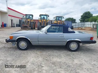 1984 Mercedes-Benz 380 SL z VIN WDBBA45A5EA014183, wystawiony jako IAAI lot #42456937 z przebiegiem 93 667 mil mil oraz . Historia ofert i sprzedaży dostępna na DreamBid. Obrazek 14.