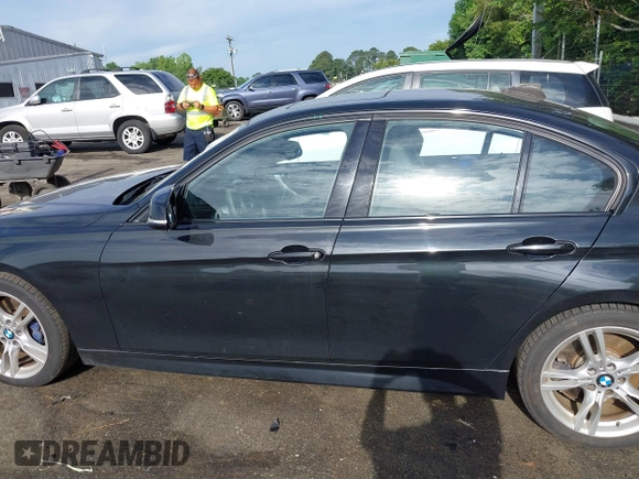 2014 BMW 3 Series 335i z VIN WBA3A9C55EF478907, wystawiony jako IAAI lot #42171256 z przebiegiem 107 119 mil mil oraz . Historia ofert i sprzedaży dostępna na DreamBid. Obrazek 14.