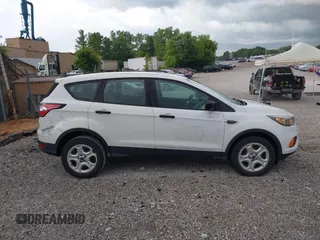 2018 Ford Escape S с VIN 1FMCU0F79JUB46232, выставлен на аукционе IAAI как лот 42434765 с пробегом 40 327 миль миль и . История ставок и продаж доступна на DreamBid. Изображение 13.