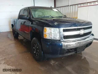 2008 Chevrolet Silverado 1500 LT w/1LT with VIN 2GCEC19C481222752, listed as a IAAI auction lot 41278747 with 211,484 mi miles. Bid and sale history available at carsss.com. Image 1.