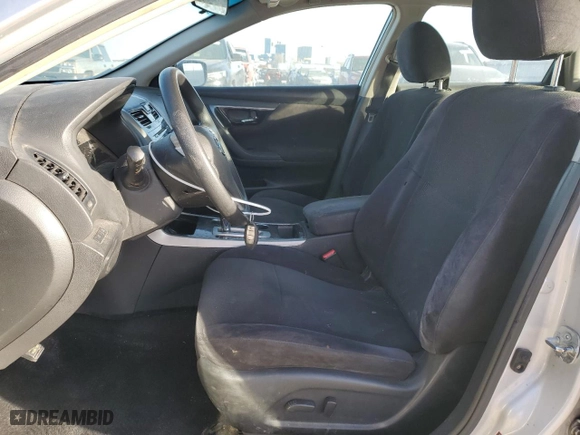 2013 Nissan Altima 2.5 S with VIN 1N4AL3AP3DN451043, listed as a Copart auction lot 47131895 with 252,431 mi miles and Salvage Title. Bid and sale history available at carsss.com. Image 7.