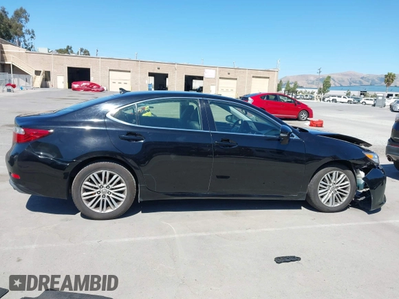 2014 Lexus ES 330 z VIN JTHBK1GG6E2151432, wystawiony jako IAAI lot #42327631 z przebiegiem 179 535 mil mil oraz . Historia ofert i sprzedaży dostępna na DreamBid. Obrazek 13.