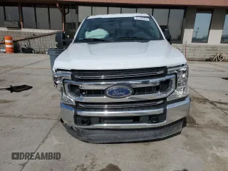 2022 Ford F-250 XL with VIN 1FT8X2BT1NEC84704, listed as a Copart auction lot 51142375 with 125,589 mi miles and Salvage Title. Bid and sale history available at DreamBid. Image 5.