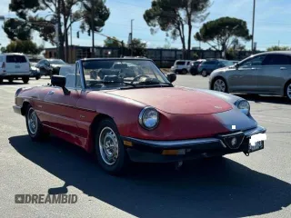 1986 Alfa Romeo Spider Veloce z VIN ZARBA5412G1043528, wystawiony jako Copart lot #79312074 z przebiegiem 70 921 mil mil oraz Tytuł czysty. Historia ofert i sprzedaży dostępna na DreamBid. Obrazek 1.