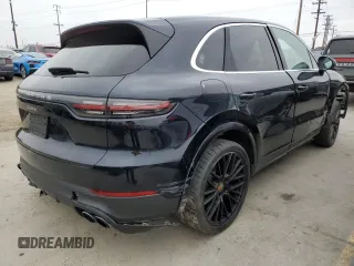 2020 Porsche Cayenne z VIN WP1AA2AY7LDA05290, wystawiony jako Copart lot #58533945 z przebiegiem 70 155 mil mil oraz Szkoda całkowita • Salvage title. Historia ofert i sprzedaży dostępna na DreamBid. Obrazek 3.