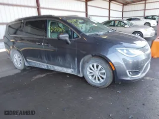 2019 Chrysler Pacifica Touring L with VIN 2C4RC1BG3KR554320, listed as a IAAI auction lot 41671365 with NaN miles. Bid and sale history available at carsss.com. Image 1.