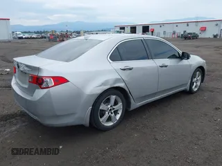 2010 Acura TSX z VIN JH4CU2F67AC016624, wystawiony jako IAAI lot #42813468 z przebiegiem 160 157 mil mil oraz . Historia ofert i sprzedaży dostępna na DreamBid. Obrazek 4.