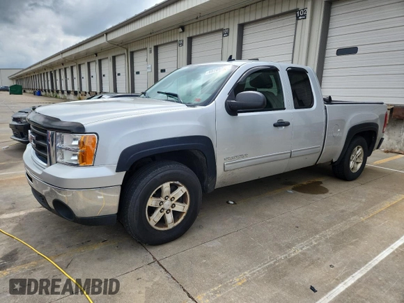 2011 GMC Sierra 1500 SLE z VIN 1GTR2VE30BZ179351, wystawiony jako Copart lot #60709705 z przebiegiem 149 203 mil mil oraz Czysty tytuł • Clean title. Historia ofert i sprzedaży dostępna na DreamBid. Obrazek 1.