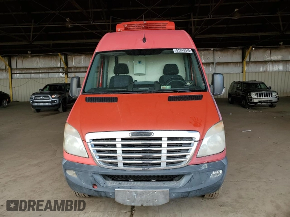 2012 Freightliner Sprinter z VIN WDYPE8CC8C5618781, wystawiony jako Copart lot #51819545 z przebiegiem 419 874 mil mil oraz Tytuł czysty. Historia ofert i sprzedaży dostępna na DreamBid. Obrazek 5.