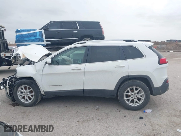 2018 Jeep Cherokee Latitude with VIN 1C4PJLCBXJD558927, listed as a IAAI auction lot 41942214 with 84,289 mi miles. Bid and sale history available at carsss.com. Image 14.
