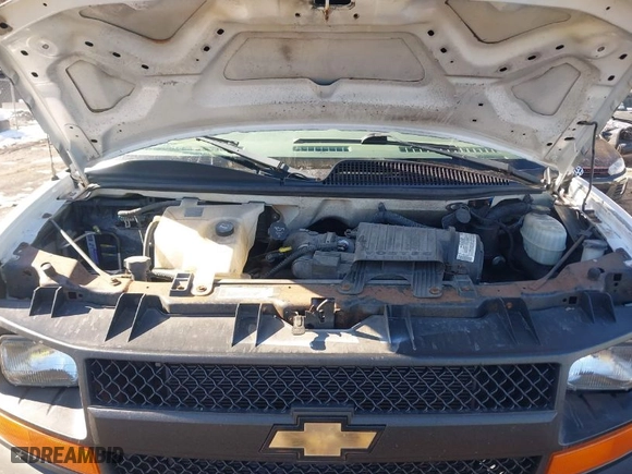 2005 Chevrolet Express Cargo Van with VIN 1GCGG25V151148945, listed as a IAAI auction lot 41408562 with 136,045 mi miles. Bid and sale history available at carsss.com. Image 10.