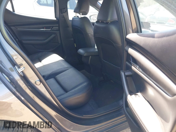 2021 Mazda 3 Select z VIN JM1BPAKL0M1321246, wystawiony jako IAAI lot #42031709 z przebiegiem 87 700 mil mil oraz . Historia ofert i sprzedaży dostępna na DreamBid. Obrazek 8.
