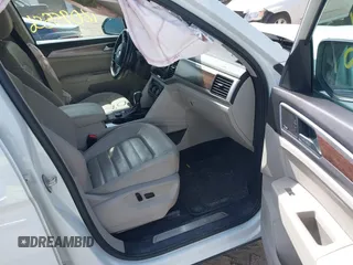 2019 Volkswagen Atlas SEL Premium with VIN 1V2NR2CA4KC612472, listed as a IAAI auction lot 42095556 with 98,397 mi miles and . Bid and sale history available at DreamBid. Image 5.