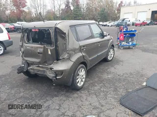 2013 Kia Soul ! with VIN KNDJT2A63D7537954, listed as a IAAI auction lot 41367467 with 91,580 mi miles. Bid and sale history available at carsss.com. Image 4.