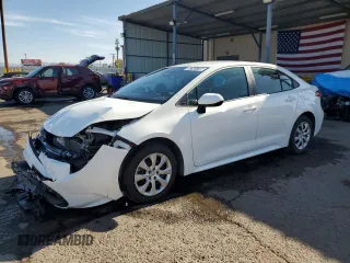 2025 Toyota Corolla LE z VIN 5YFB4MDE9SP236102, wystawiony jako Copart lot #57101735 z przebiegiem 8832 mil mil oraz Tytuł czysty. Historia ofert i sprzedaży dostępna na DreamBid. Obrazek 1.