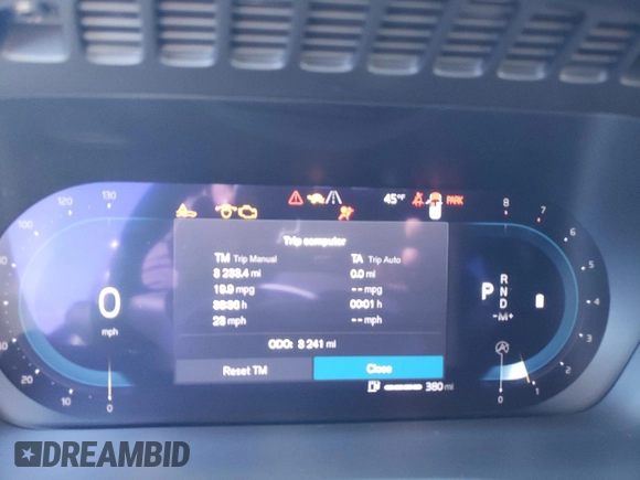2025 Volvo XC90 Plus with VIN YV4062PE5S1303927, listed as a Copart auction lot 47423225 with 3,241 mi miles and Salvage Title. Bid and sale history available at DreamBid. Image 9.