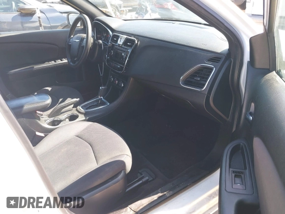 2013 Chrysler 200 LX with VIN 1C3CCBAB8DN688682, listed as a IAAI auction lot 41693101 with 125,478 mi miles. Bid and sale history available at carsss.com. Image 5.