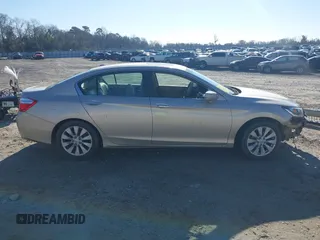 2013 Honda Accord Sdn EX-L with VIN 1HGCR2F82DA137163, listed as a IAAI auction lot 41636283 with 216,743 mi miles. Bid and sale history available at carsss.com. Image 13.