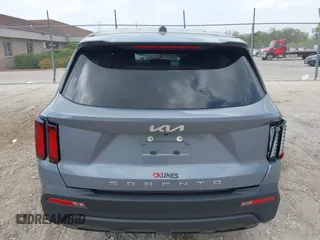 2022 Kia Sorento LX z VIN 5XYRG4LCXNG107106, wystawiony jako IAAI lot #42279041 z przebiegiem 83 189 mil mil oraz . Historia ofert i sprzedaży dostępna na DreamBid. Obrazek 16.