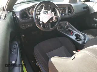 2023 Dodge Challenger R/T Scat Pack Widebody z VIN 2C3CDZFJXPH528189, wystawiony jako Copart lot #87296994 z przebiegiem 53 679 mil mil oraz Szkoda całkowita • Salvage title. Historia ofert i sprzedaży dostępna na DreamBid. Obrazek 8.