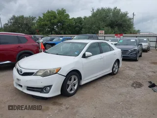 2014 Toyota Camry L with VIN 4T1BF1FK1EU426216, listed as a IAAI auction lot 42152479 with 210,388 mi miles. Bid and sale history available at carsss.com. Image 2.