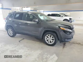 2016 Jeep Cherokee Latitude z VIN 1C4PJMCS2GW342038, wystawiony jako Copart lot #50705795 z przebiegiem 104 475 mil mil oraz Szkoda całkowita • Salvage title. Historia ofert i sprzedaży dostępna na DreamBid. Obrazek 4.