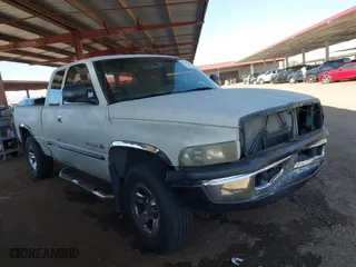 2000 Dodge Ram 1500 with VIN 3B7HC13Z1YG130676, listed as a IAAI auction lot 41742776 with 239,399 mi miles. Bid and sale history available at carsss.com. Image 1.