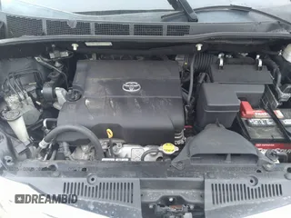 2015 Toyota Sienna XLE with VIN 5TDYK3DC2FS569246, listed as a IAAI auction lot 27475275 with 49,089 mi miles. Bid and sale history available at carsss.com. Image 10.