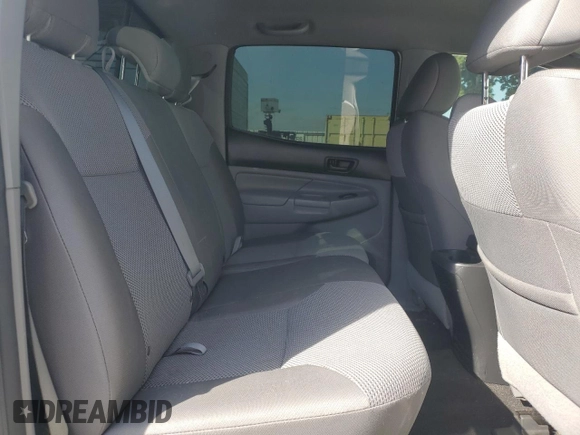 2014 Toyota Tacoma PreRunner z VIN 3TMKU4HN3EM041358, wystawiony jako Copart lot #44495705 z przebiegiem 78 409 mil mil oraz Czysty tytuł • Clean title. Historia ofert i sprzedaży dostępna na DreamBid. Obrazek 10.