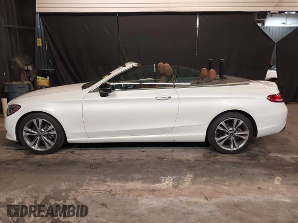 2018 Mercedes-Benz C 300 with VIN WDDWK4KB6JF646464, listed as a IAAI auction lot 42150269 with 40,618 mi miles and . Bid and sale history available at DreamBid. Image 14.