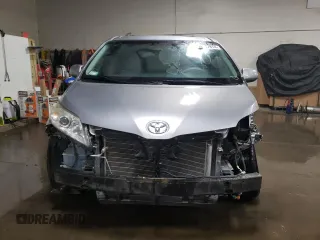 2012 Toyota Sienna XLE z VIN 5TDDK3DC5CS033868, wystawiony jako Copart lot #74727814 z przebiegiem 98 798 mil mil oraz Szkoda całkowita • Salvage title. Historia ofert i sprzedaży dostępna na DreamBid. Obrazek 5.