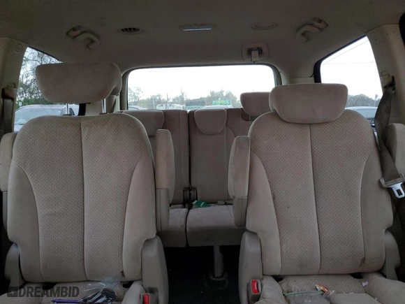 2008 Hyundai Entourage GLS with VIN KNDMC233886055461, listed as a Copart auction lot 52511165 with 215,885 mi miles and Salvage Title. Bid and sale history available at carsss.com. Image 10.