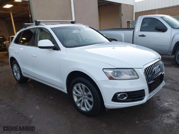 2014 Audi Q5 Premium Plus with VIN WA1LFAFP2EA076756, listed as a IAAI auction lot 41429593 with 134,592 mi miles. Bid and sale history available at carsss.com. Image 1.