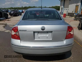 2003 Volkswagen Passat GLS z VIN WVWPD63BX3P100430, wystawiony jako Copart lot #70912634 z przebiegiem 129 933 mil mil oraz Szkoda całkowita • Salvage title. Historia ofert i sprzedaży dostępna na DreamBid. Obrazek 6.