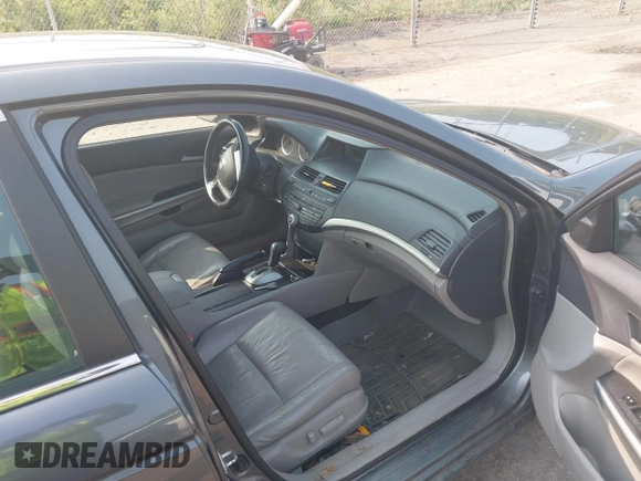 2008 Honda Accord EX-L z VIN 1HGCP36848A086881, wystawiony jako IAAI lot #42409880 z przebiegiem 212 662 mil mil oraz . Historia ofert i sprzedaży dostępna na DreamBid. Obrazek 5.