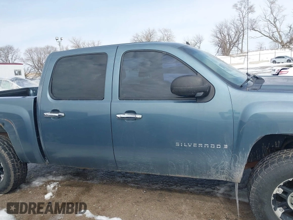 2009 Chevrolet Silverado 1500 LT with VIN 2GCEK233591134697, listed as a IAAI auction lot 41716904 with 211,681 mi miles and . Bid and sale history available at DreamBid. Image 13.