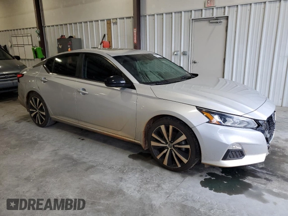 2020 Nissan Altima SR with VIN 1N4AL4CV1LC136723, listed as a Copart auction lot 43812105 with 66,108 mi miles and Salvage Title. Bid and sale history available at carsss.com. Image 4.