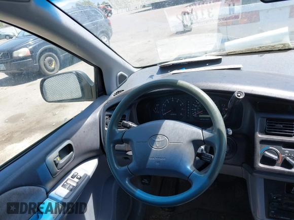 1998 Toyota Sienna LE с VIN 4T3ZF13C8WU077141, выставлен на аукционе IAAI как лот 42396363 с пробегом Не указан миль и . История ставок и продаж доступна на DreamBid. Изображение 7.