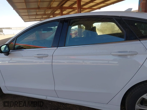2019 Ford Fusion SE with VIN 3FA6P0H76KR219092, listed as a IAAI auction lot 41666866 with 86,590 mi miles. Bid and sale history available at carsss.com. Image 14.
