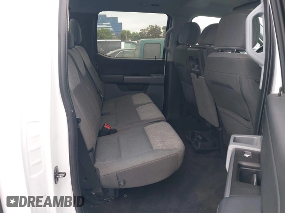 2021 Ford F-150 XL z VIN 1FTFW1E16MFC73480, wystawiony jako IAAI lot #42431172 z przebiegiem 67 041 mil mil oraz . Historia ofert i sprzedaży dostępna na DreamBid. Obrazek 8.