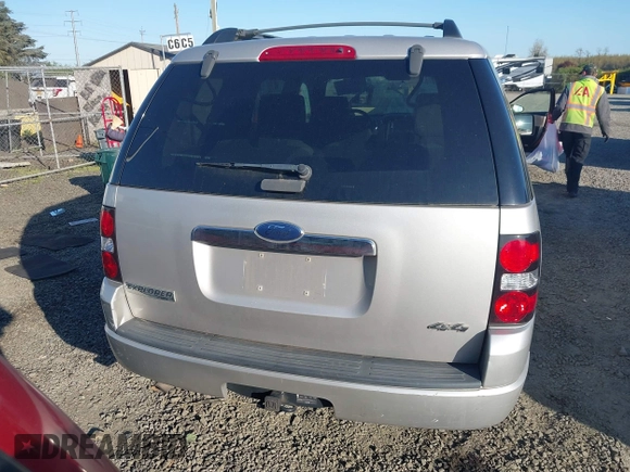 2008 Ford Explorer XLT z VIN 1FMEU73E38UA57643, wystawiony jako IAAI lot #42047634 z przebiegiem 135 336 mil mil oraz . Historia ofert i sprzedaży dostępna na DreamBid. Obrazek 17.